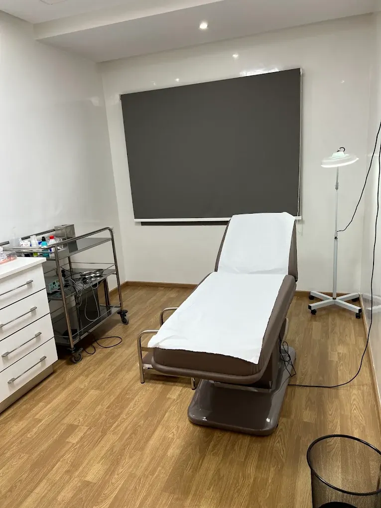 Salle de soins et petite chirurgie cutanée — dermatologue Ain Chock